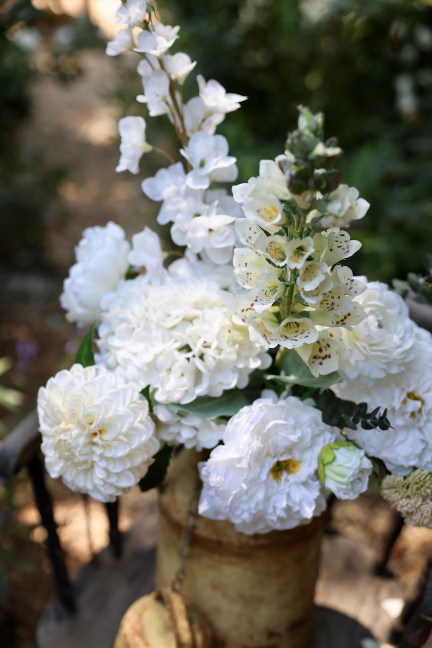 PREORDER- Creamy Summer White Bouquet
