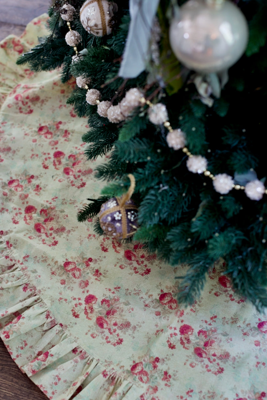 SALE! Vintage French Cottage Floral Christmas Skirt